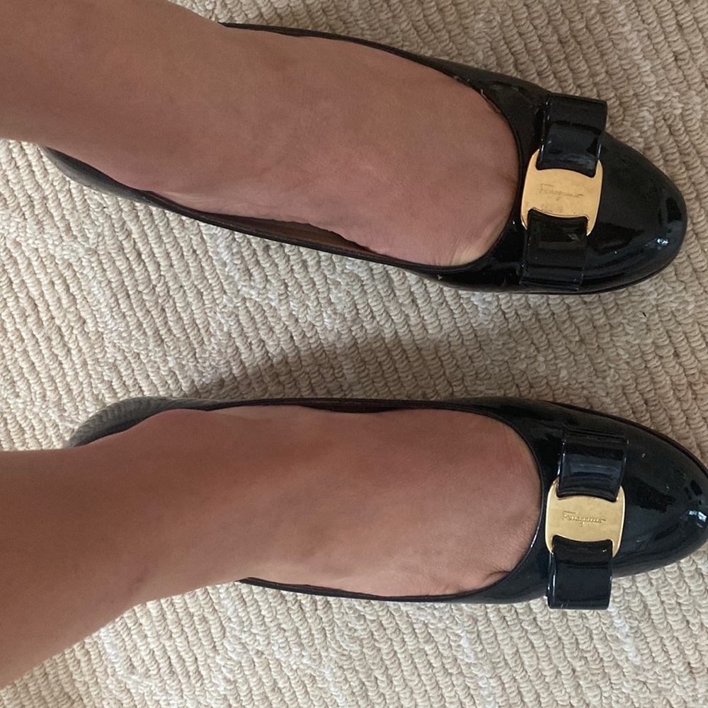 Ferragamo size 8 black patent leather shoes!